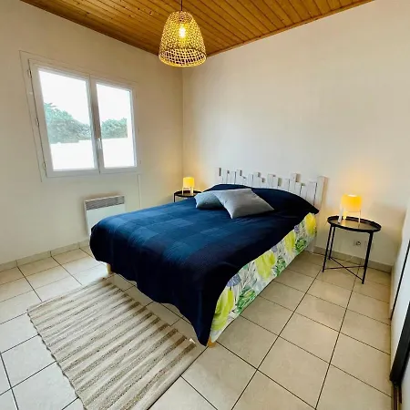 Charmante Maison A 200m De La *